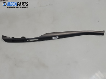 Интериорна лайсна за Toyota Avensis II Liftback (04.2003 - 11.2008), 4+1 вр., хечбек