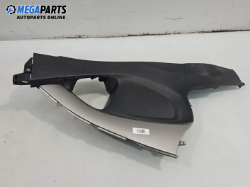 Интериорна кора за Toyota Auris Hatchback I (10.2006 - 09.2012), 2+1 вр., хечбек