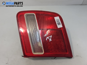 Вътрешен стоп за Audi A8 Sedan 4E (10.2002 - 07.2010), седан, позиция: дясна