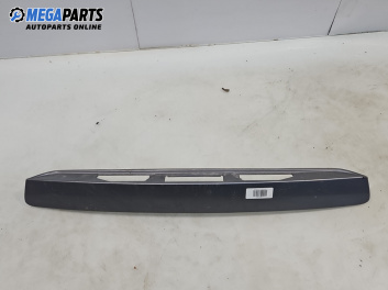 Лайсна заден капак за Mazda 6 Station Wagon I (08.2002 - 12.2007), комби, позиция: задна