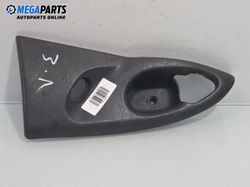 Интериорна пластмаса за Ford Focus I Hatchback (10.1998 - 12.2007), 4+1 вр., хечбек, позиция: лява