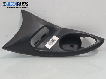 Интериорна пластмаса за Ford Focus I Estate (02.1999 - 12.2007), 4+1 вр., комби, позиция: предна