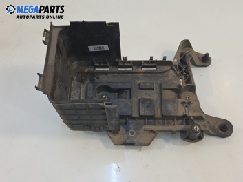 Кутия акумулатор за Volkswagen Touran Minivan I (02.2003 - 05.2010), 4+1 вр., миниван