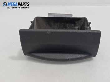 Пепелник за Volkswagen Caddy III (03.2004 - 05.2015)