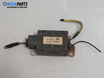 Усилвател антена за Volkswagen Golf V Hatchback (10.2003 - 02.2009), № 1K6035570F