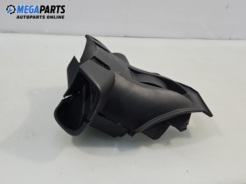 Въздуховод парно за Renault Clio III Hatchback (01.2005 - 12.2012) 1.2 16V (BR02, BR0J, BR11, CR02, CR0J, CR11), 75 к.с.