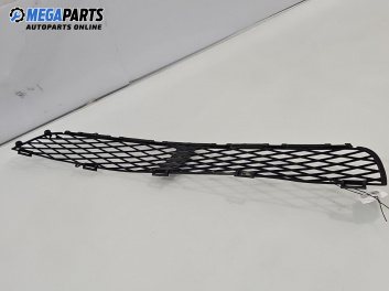 Решетка в броня за Toyota Yaris Hatchback I (01.1999 - 12.2005), позиция: предна