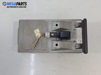 Пепелник за Nissan Almera II Hatchback (01.2000 - 12.2006)