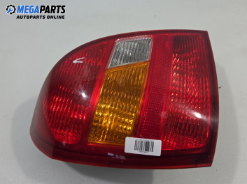 Стоп за Hyundai Elantra Sedan II (06.2000 - 07.2006), позиция: лява