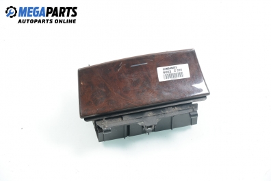 Пепелник за Mercedes-Benz C-Class Sedan (W203) (05.2000 - 08.2007)