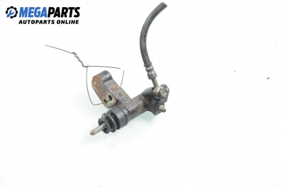Долна помпа за съединител за Nissan Almera II Hatchback (01.2000 - 12.2006)