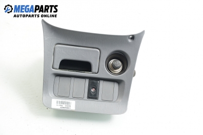 Пепелник за Toyota RAV4 II SUV (06.2000 - 11.2005)