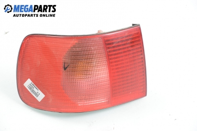 Стоп за Audi A8 Sedan I (03.1994 - 12.2002), позиция: лява