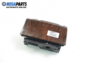 Пепелник за Mercedes-Benz C-Class Sedan (W203) (05.2000 - 08.2007)