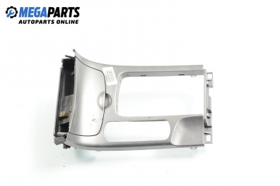 Пепелник за Mazda 6 Station Wagon I (08.2002 - 12.2007)