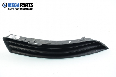 Решетка в броня за Volkswagen Passat Sedan B6 (03.2005 - 12.2010), седан, позиция: предна