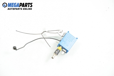 Усилвател антена за Renault Laguna II Grandtour (03.2001 - 12.2007), № 82 00 002 584