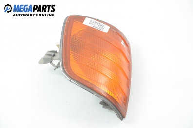 Мигач за Mercedes-Benz 124 Sedan (12.1984 - 06.1993), седан, позиция: дясна