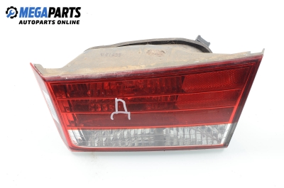 Вътрешен стоп за Hyundai Sonata V Sedan (01.2005 - 12.2010), позиция: дясна