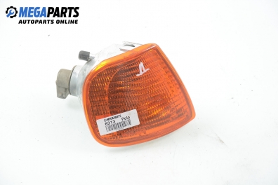 Мигач за Volkswagen Polo Classic II (11.1995 - 07.2006), седан, позиция: дясна