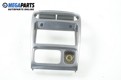 Централна конзола за Daihatsu Sirion Hatchback I (04.1998 - 04.2005)