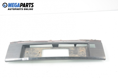 Стойка заден номер за Volkswagen Passat Sedan B3, B4 (02.1988 - 12.1997), седан