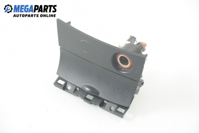 Пепелник за Mazda 3 Hatchback I (10.2003 - 12.2009)