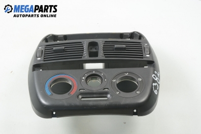 Централна конзола за Fiat Bravo I Coupe (1995-10-01 - 2001-10-01)