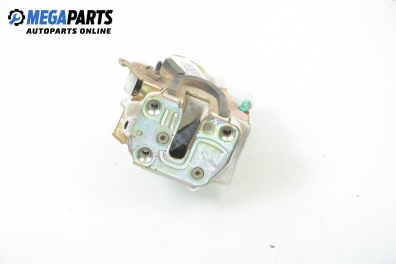 Брава на врата за Nissan Primera Sedan II (06.1996 - 12.2001), позиция: задна, дясна