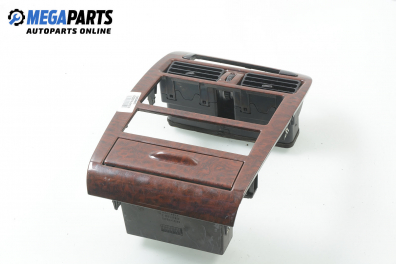 Централна конзола за Toyota Avensis Sedan I (09.1997 - 02.2003)