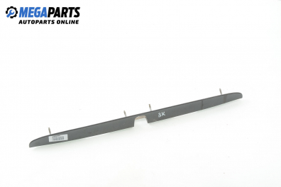 Лайсна заден капак за Toyota Avensis Sedan I (09.1997 - 02.2003), седан