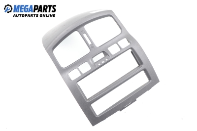 Централна конзола за Hyundai Santa Fe I SUV (11.2000 - 03.2006)