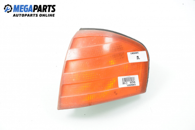 Мигач за Mercedes-Benz C-Class Sedan (W202) (03.1993 - 05.2000), седан, позиция: лява