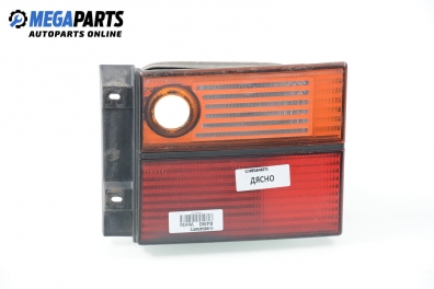 Вътрешен стоп за Volkswagen Vento Sedan (11.1991 - 09.1998), позиция: дясна