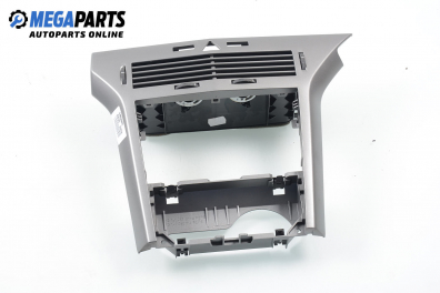 Централна конзола за Opel Astra H Hatchback (01.2004 - 05.2014)