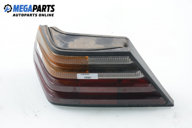 Стоп за Mercedes-Benz 124 Sedan (12.1984 - 06.1993), седан, позиция: лява