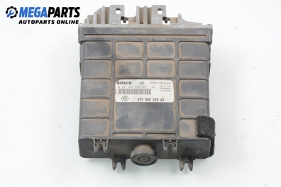 Компютър двигател за Volkswagen Passat Variant B3, B4 (02.1988 - 06.1997) 1.6, 101 к.с., № Bosch 0 261 203 686/687