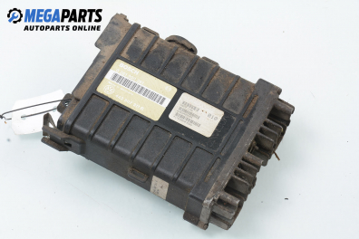 Компютър двигател за Volkswagen Passat Variant B3, B4 (02.1988 - 06.1997) 1.8, 90 к.с., № Bosch 0 261 200 261