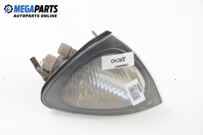 Мигач за Toyota Avensis Sedan I (09.1997 - 02.2003), седан, позиция: дясна