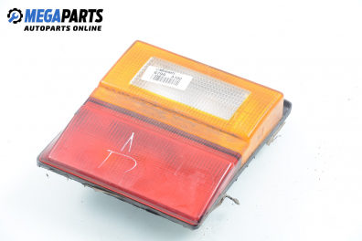 Вътрешен стоп за Audi 100 Sedan C3 (08.1982 - 07.1991), седан, позиция: дясна