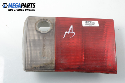 Вътрешен стоп за Audi 80 Sedan B4 (09.1991 - 12.1994), седан, позиция: дясна