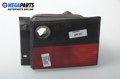 Вътрешен стоп за Volkswagen Vento Sedan (11.1991 - 09.1998), позиция: дясна