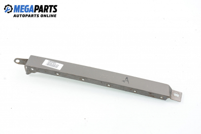 Лайсна под фар за Mercedes-Benz 124 Sedan (12.1984 - 06.1993), седан, позиция: дясна