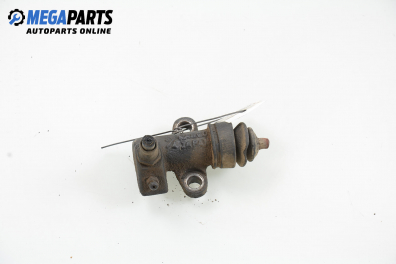 Долна помпа за съединител за Nissan Serena Minivan (06.1991 - 09.2001)