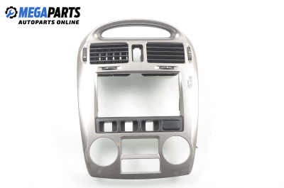 Централна конзола за Kia Cerato Sedan I (04.2004 - 12.2009)