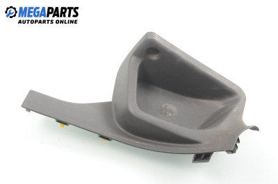 Интериорна пластмаса багажник за Ford Focus III Sedan (07.2010 - ...), седан