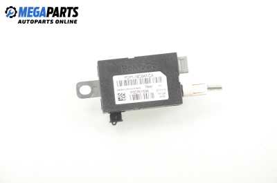 Усилвател антена за Ford Focus III Sedan (07.2010 - ...), № 7CP1-18C847-CA