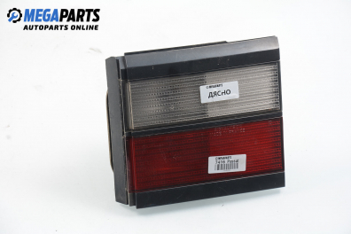 Вътрешен стоп за Volkswagen Passat Variant B3, B4 (02.1988 - 06.1997), комби, позиция: дясна