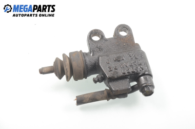Долна помпа за съединител за Nissan Almera TINO (12.1998 - 02.2006)