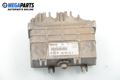 Компютър двигател за Volkswagen Passat Variant B3, B4 (02.1988 - 06.1997) 1.8, 90 к.с., № Bosch 0 261 203 707/708